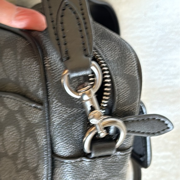 Beck Crossbody In Signature Canvas - Picture 16 of 16